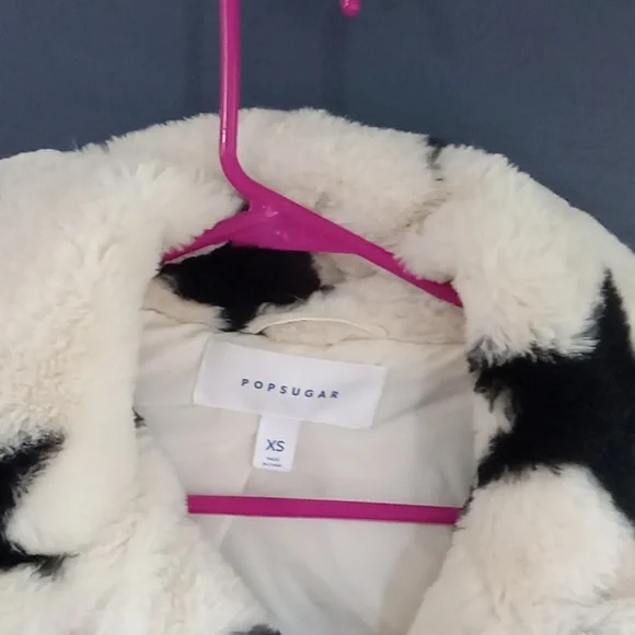 - Euc  Pop Sugar fluffy cropped cream color black stars coat XS - Picture 2 of 7
